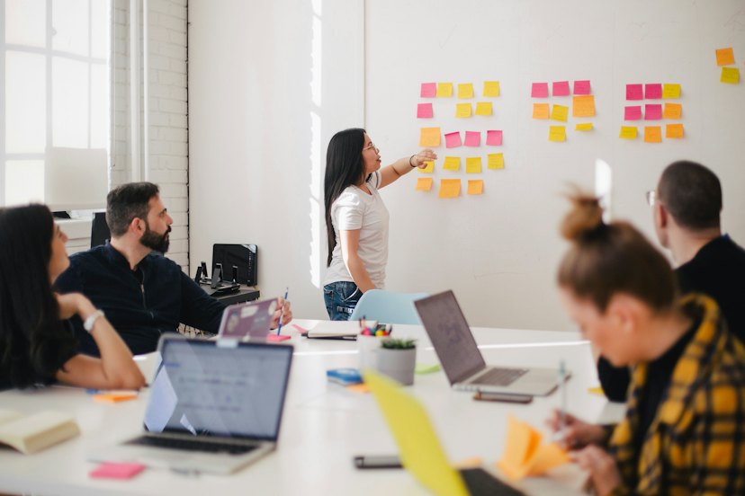 Niche Podcast Advertising: A Guide to Finding Perfect Sponsor Matches